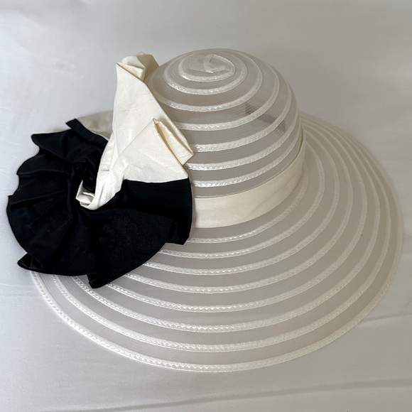 Nicole & Co Derby Hat with silk accents - Picture 2 of 7